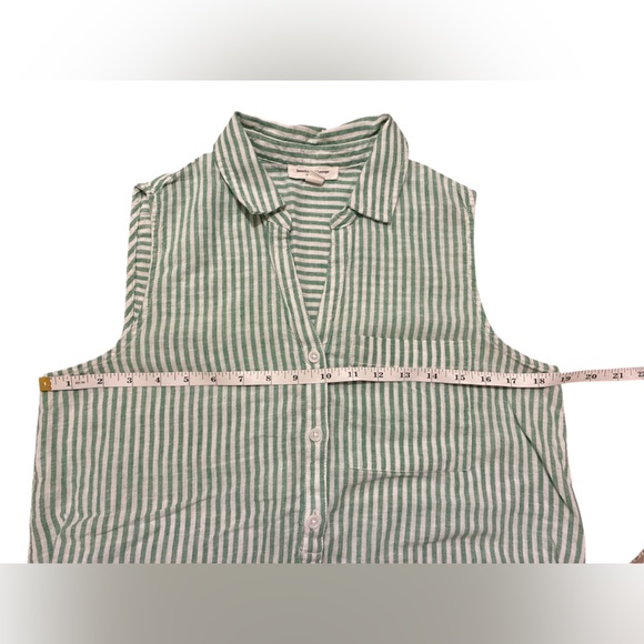 beachlunchlounge collection Linen/Cotton green & white stripe top. Size Small. - Picture 9 of 12